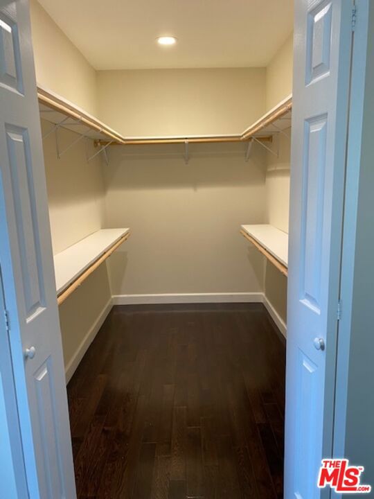 10937 Fairbanks Way, Culver City CA: https://media.crmls.org/mediaz/45463ebc-1da9-49f7-a27a-c850664a4e92.jpg