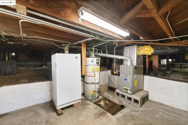971 Santa Barbara Rd, Berkeley CA: https://media.crmls.org/mediaz/45472a53-00f1-408d-b3f3-541f9b37b96e.jpg