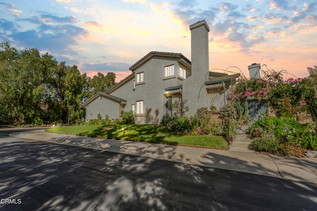 6004 Rothko Lane, Simi Valley CA: https://media.crmls.org/mediaz/454741e1-1d9a-413f-a354-86001a23bda9.jpg