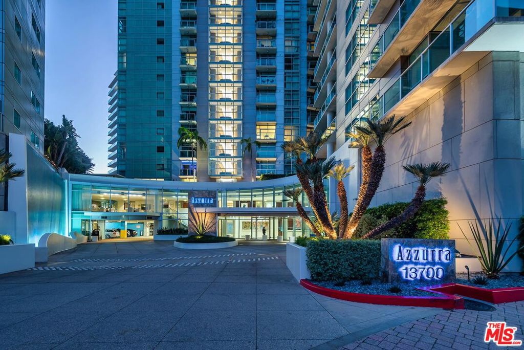 13700 Marina Pointe Drive #1627