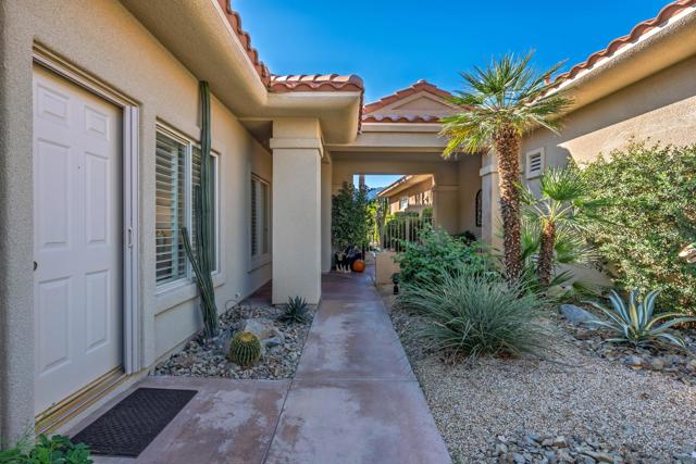 134 E Kavenish Drive, Rancho Mirage CA: https://media.crmls.org/mediaz/45480f70-9ed8-4ba4-a765-239578adaa9c.jpg