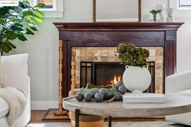 5490 Kales AVE, Oakland CA: https://media.crmls.org/mediaz/4548cb79-6a90-4cc8-a78e-1d0cf12cb362.jpg