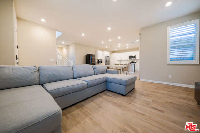1681 Whitmore Loop, Chula Vista CA: https://media.crmls.org/mediaz/45494010-353c-46de-b7c5-02056d0d44d3.jpg