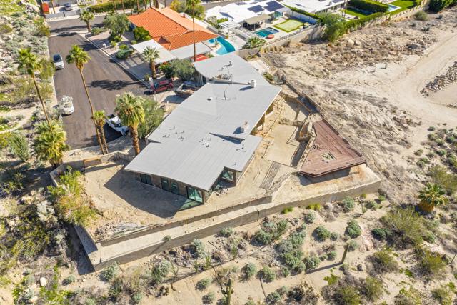1133 W Dolores Court, Palm Springs CA: https://media.crmls.org/mediaz/4549a7b0-8532-4d94-bac1-37f942ed95b0.jpg