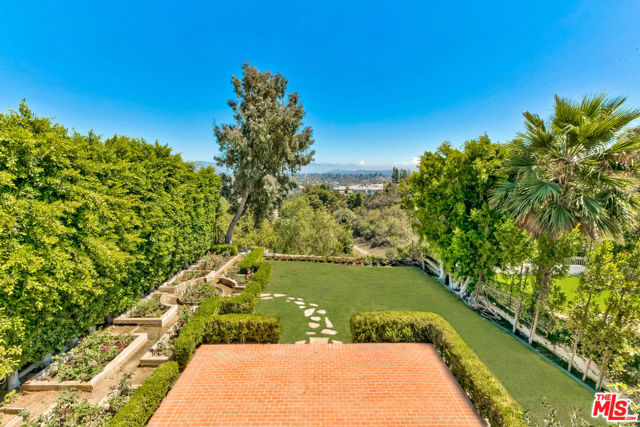 2222 Canyonback Road, Los Angeles, CA 90049