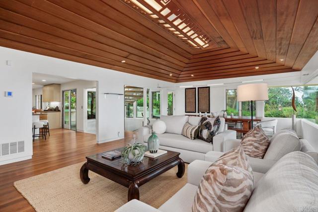 1859 Zapo Street, Del Mar CA: https://media.crmls.org/mediaz/454a95e8-4328-4bf0-8699-17df5206a3e0.jpg