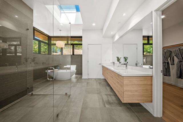 600 Seaview Terrace, La Selva Beach CA: https://media.crmls.org/mediaz/454b75ee-1aee-451b-9a25-a8e7441e7bb8.jpg