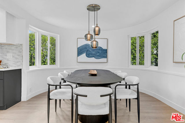 418 N Bowling Green Way, Los Angeles CA: https://media.crmls.org/mediaz/454d1c65-c3c8-4e82-9667-7e4e7a473d3b.jpg