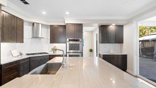 1209 Morgan Hill Dr, Chula Vista CA: https://media.crmls.org/mediaz/454d3dfe-8606-4a13-b753-43ee08efe177.jpg