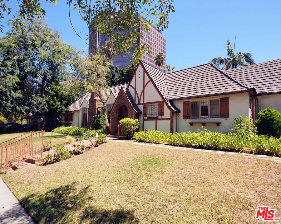 742 Schumacher Drive