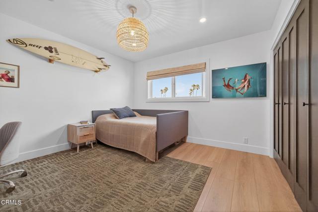 3256 Ocean Drive, Oxnard CA: https://media.crmls.org/mediaz/454e5fe5-a59b-4dde-a591-57f3991f6bdc.jpg