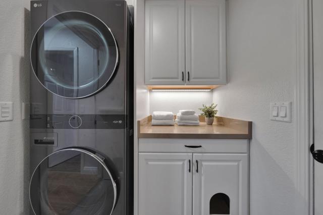 865 Valley Oak Drive, Hollister CA: https://media.crmls.org/mediaz/454f9811-3183-4b66-9ba7-820633b77ec2.jpg