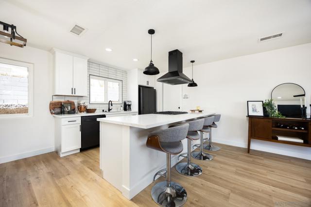 1210 Maria Ave, Spring Valley CA: https://media.crmls.org/mediaz/454f9d79-1e21-4fa1-b525-ce245578ac92.jpg