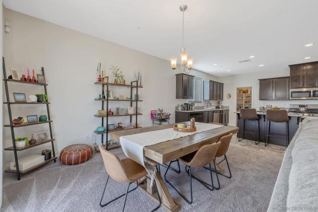 495 Pearl Dr, Lemoore CA: https://media.crmls.org/mediaz/454ff097-e0ca-424b-a72c-bb7587fff041.jpg
