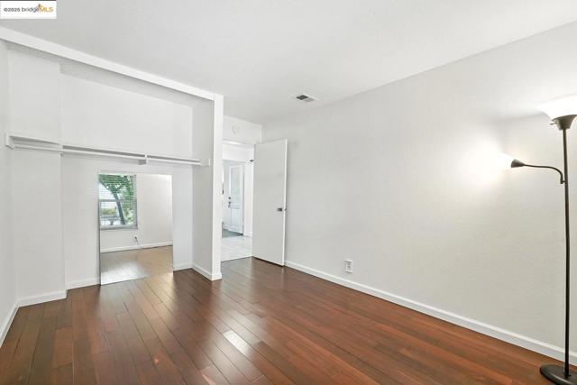 1814 Wildbrook CT, Concord CA: https://media.crmls.org/mediaz/45502b83-63e3-4c7b-966f-9e6d4b228a06.jpg