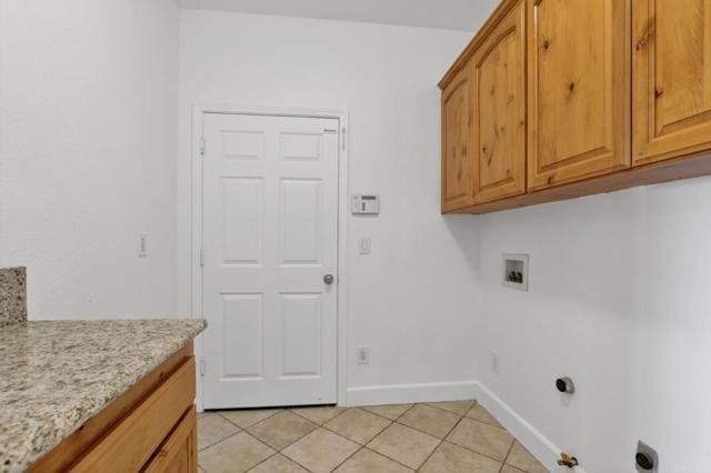 35 Blazeford Gulch, Oroville CA: https://media.crmls.org/mediaz/45503f18-14f9-47ab-be3e-cd13edad278b.jpg