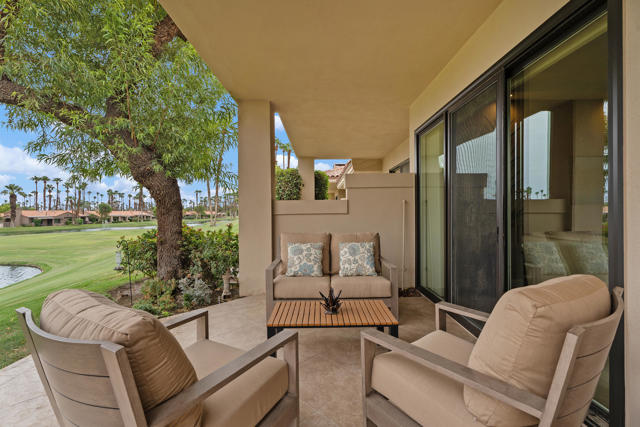 38678 Dahlia Way, Palm Desert CA: https://media.crmls.org/mediaz/455092c0-2bc3-49be-bda3-a1f04dcf4a8a.jpg