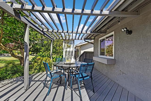551 Cambrian Way, Danville CA: https://media.crmls.org/mediaz/4550d518-37df-4329-b31f-a1dae0780bf5.jpg