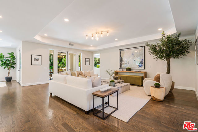 11797 CHAPARAL Street, Los Angeles CA: https://media.crmls.org/mediaz/45514726-f402-4608-ad39-fb98dce00e89.jpg