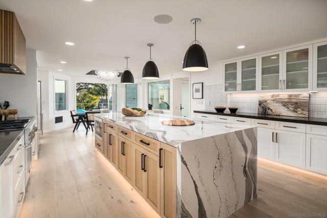 7570 Cabrillo Ave, La Jolla CA: https://media.crmls.org/mediaz/4551a8ea-216f-42fd-91fc-8d3eb0272514.jpg
