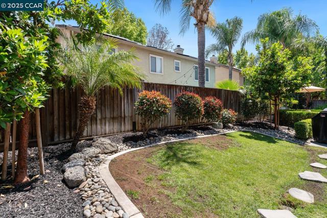 96 Heritage Way, Brentwood CA: https://media.crmls.org/mediaz/4551ae5c-84d0-4245-b27b-45b8c04f18c1.jpg