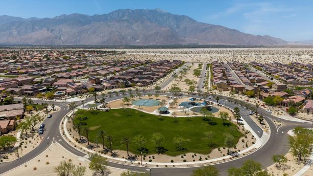 26696 Avenida Quintana, Cathedral City CA: https://media.crmls.org/mediaz/4552b643-b6fa-4dc0-b3b9-692b6c8f5f15.jpg