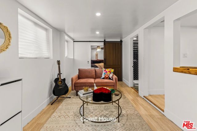 4017 Michigan Avenue, Los Angeles CA: https://media.crmls.org/mediaz/455361d6-1954-4cd5-a62e-b2285a61809f.jpg
