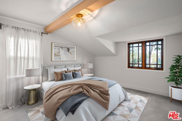 5013 Auckland Avenue, Toluca Lake CA: https://media.crmls.org/mediaz/45541e56-0194-4ec7-8460-fedff1cf8b88.jpg