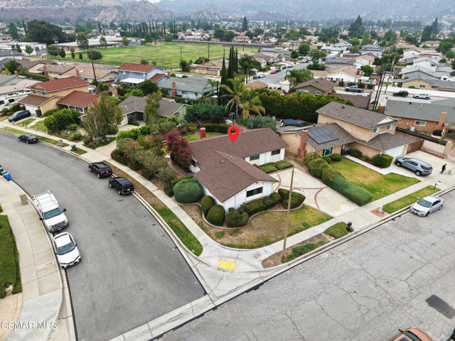 2152 Rockdale Avenue, Simi Valley CA: https://media.crmls.org/mediaz/45548883-4d01-4b20-8510-09b3c7d3ba03.jpg