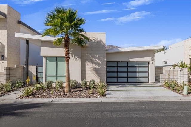 151 Holliday Way, Palm Springs CA: https://media.crmls.org/mediaz/4554f9a4-d9e9-407c-b398-4e155a6d863e.jpg