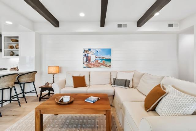 1400 Anacona Place, Encinitas CA: https://media.crmls.org/mediaz/4555c5bd-cb66-452b-8470-a8d3f7103854.jpg