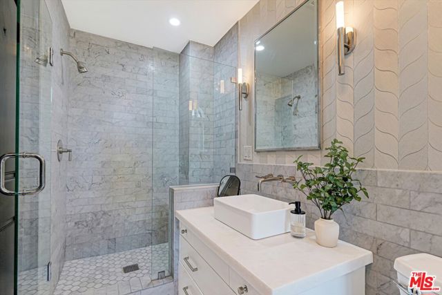 500 N Orlando Avenue, West Hollywood CA: https://media.crmls.org/mediaz/45564851-a2b7-4d10-8195-d90ecf47f756.jpg