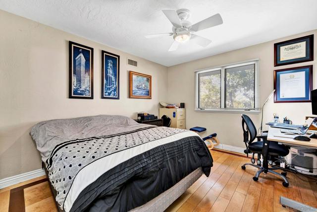 17505 Corte Lomas Verde, Poway CA: https://media.crmls.org/mediaz/4556e02c-2264-47b5-bf8d-d6f862cda768.jpg