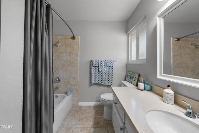 8984 Santa Margarita Road, Ventura CA: https://media.crmls.org/mediaz/45572fb3-a580-496e-ace1-da2eadc042c3.jpg