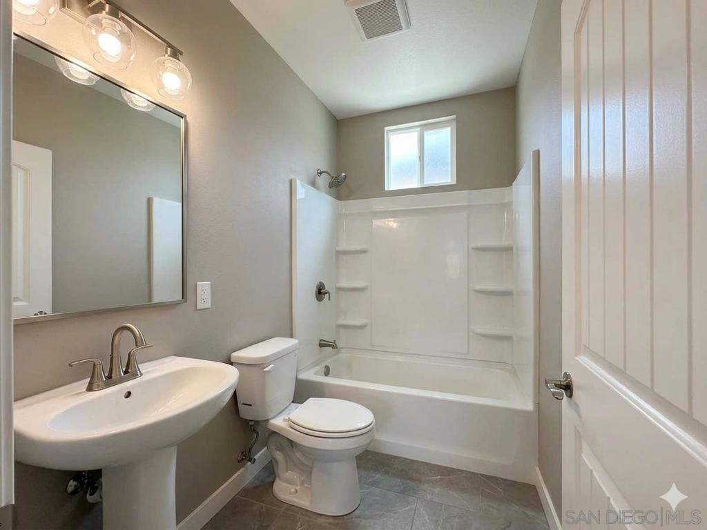 5370 Nutmeg St Oak Park - photo 5