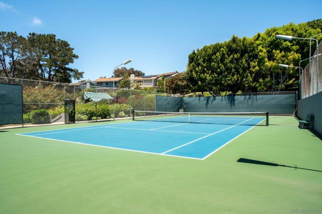 2207 Caminito Cabala, La Jolla CA: https://media.crmls.org/mediaz/45582691-4089-48b8-9d43-8b05bffb7d7e.jpg