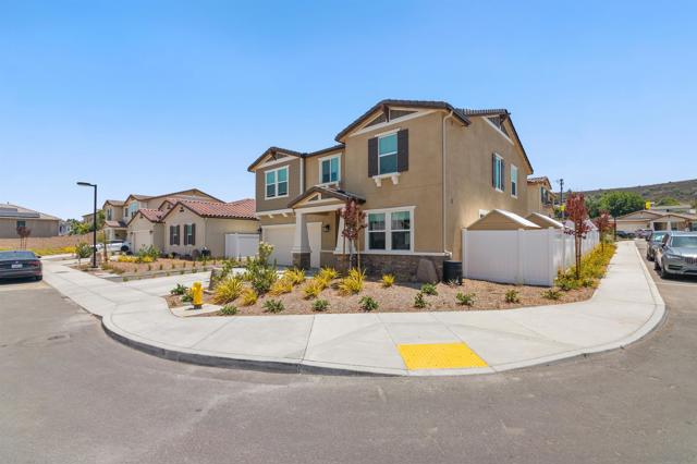 8553 Dartmouth St, Santee CA: https://media.crmls.org/mediaz/455a6e66-9b0c-45f8-ac12-d683e383dfab.jpg