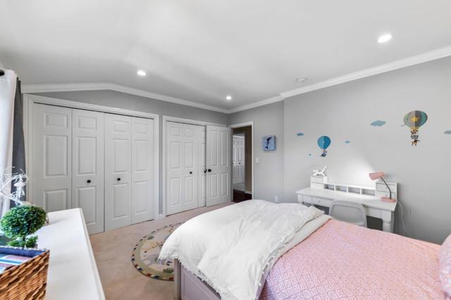 401 Hillsborough Boulevard, Hillsborough CA: https://media.crmls.org/mediaz/455b2ab7-9714-48cd-864f-7eb40cea8a68.jpg