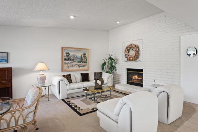 38 Conejo Circle, Palm Desert CA: https://media.crmls.org/mediaz/455b755d-02c9-40e8-9986-5a88479fd65e.jpg