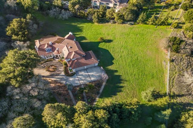 13206 Wright Way, Los Altos Hills CA: https://media.crmls.org/mediaz/455bad97-781c-4b8f-b686-a5e6017078f3.jpg