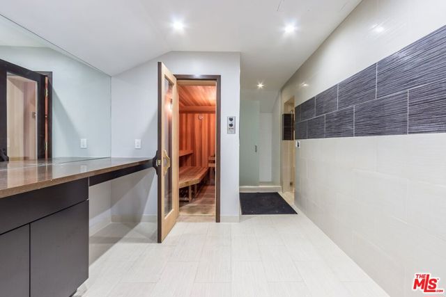 7250 Franklin Avenue, Los Angeles CA: https://media.crmls.org/mediaz/455bbafb-c5de-44e9-b67c-ba025248c7f6.jpg