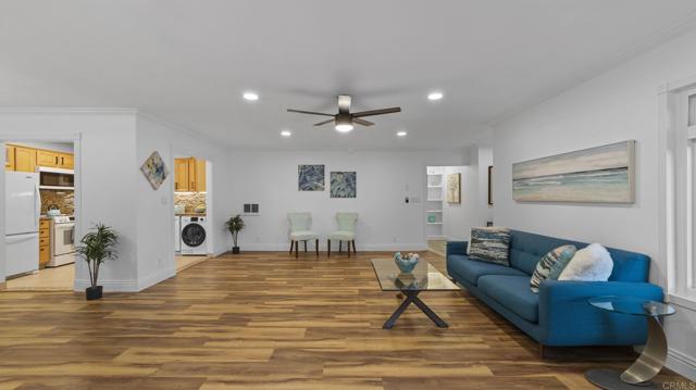 2517 Navarra Drive, Carlsbad CA: https://media.crmls.org/mediaz/455d642a-2da0-4ebd-9138-331dbbc8767a.jpg