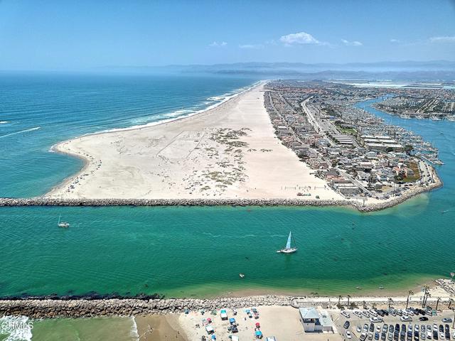 3300 Ocean Drive, Oxnard CA: https://media.crmls.org/mediaz/455d78cf-5d6b-409e-b020-accb1b704e7d.jpg