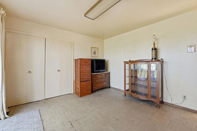 3915 Kingridge Drive, San Mateo CA: https://media.crmls.org/mediaz/455d7f0f-a97b-4ac6-8a5d-b0eb138604bb.jpg