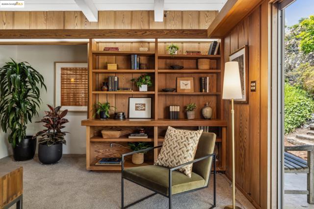 1 Garden Dr, Kensington CA: https://media.crmls.org/mediaz/455dc95e-814f-4a76-9c38-f18210e06c5f.jpg