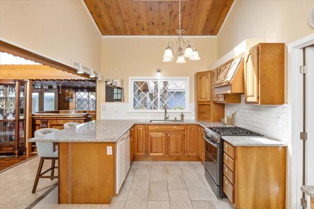 Detail Gallery Image 10 of 55 For 843 Alta Vista Dr, Vista,  CA 92084 - 3 Beds | 2 Baths