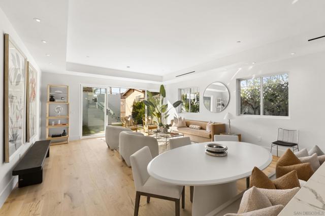 7216 FAY AVE, La Jolla CA: https://media.crmls.org/mediaz/455f7369-44a7-416b-893c-deab78806715.jpg