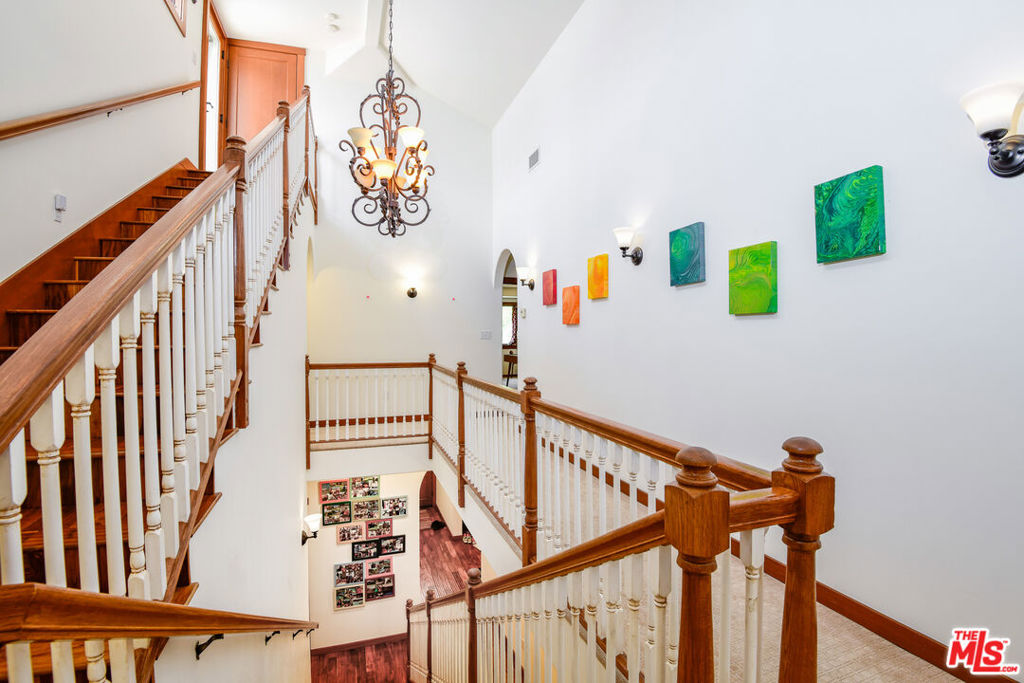 https://media.crmls.org/mediaz/455fd122-6e7d-484b-ba59-9e7fe87f9330.jpg?preset=X-Large