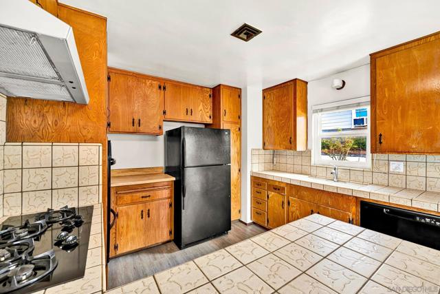328 30 9th St, Del Mar CA: https://media.crmls.org/mediaz/45600ba2-043e-4609-97c6-f8f61b6d9c15.jpg