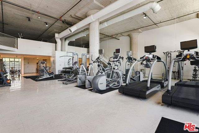 1850 Industrial Street, Los Angeles CA: https://media.crmls.org/mediaz/456047d3-bfe7-4d5b-9780-b2b21acca78b.jpg